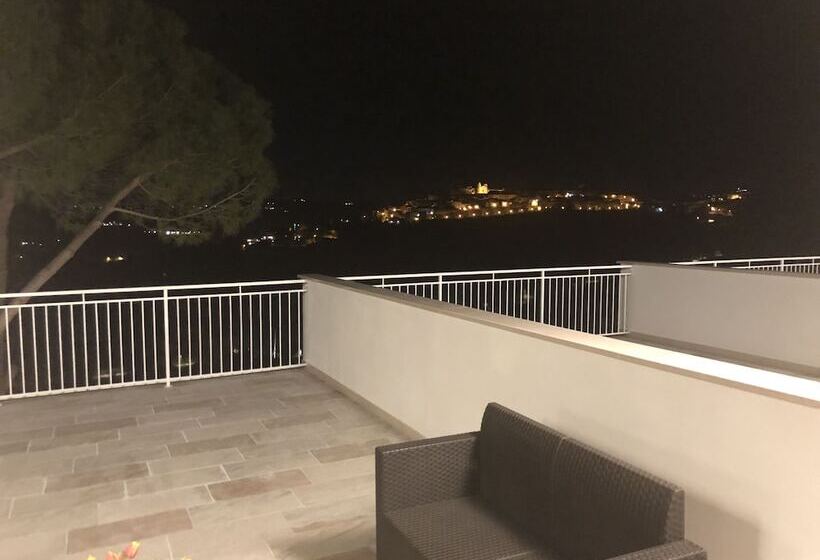 اتاق استاندارد با چشم‌انداز استخر, Casablanca