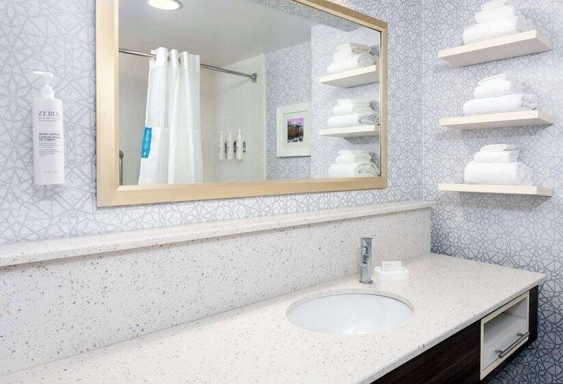 اتاق استاندارد, Hampton Inn Charlotteuptown