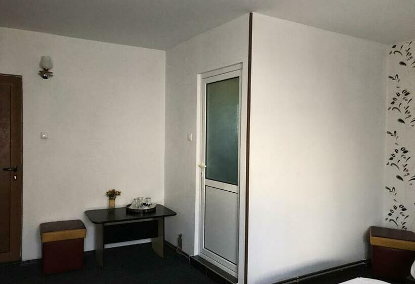 اتاق استاندارد سه نفره, Casa Ardeleană