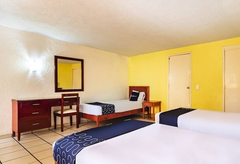 3-Bett-Standardzimmer, Capital O Colón, Ciudad Guzmán Jalisco