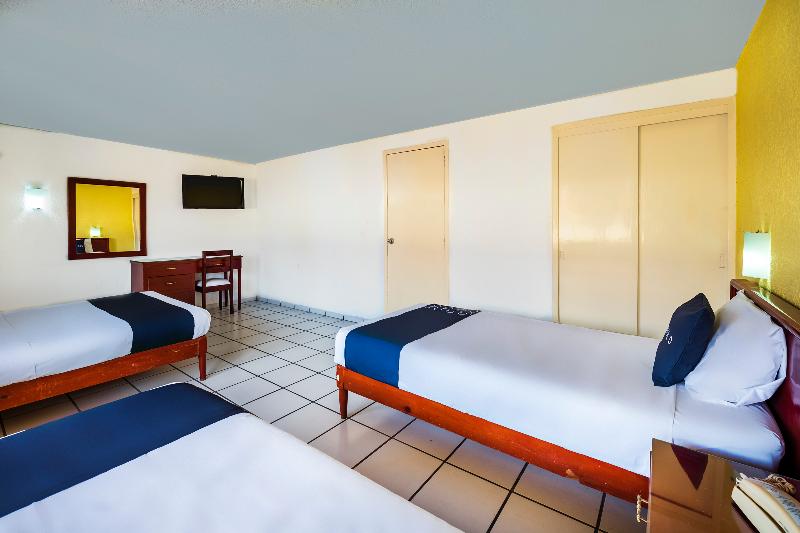 4 Bett Standardzimmer, Capital O Colón, Ciudad Guzmán Jalisco