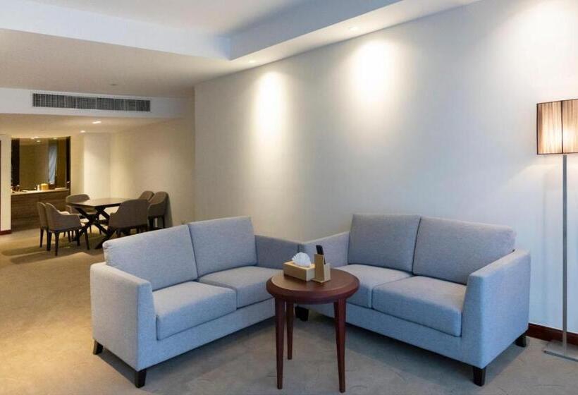 سوییت لوکس, Yangon Thanlwin