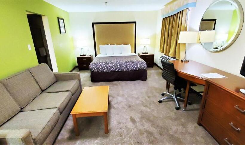 Люкс Кровать Кинг, Travel Inn And Suites  Sikeston Miner I 55 Exit 67