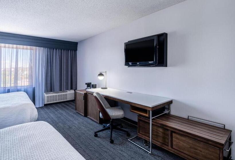 带2个双人床的标准工作室, Courtyard By Marriott Colorado Springs South
