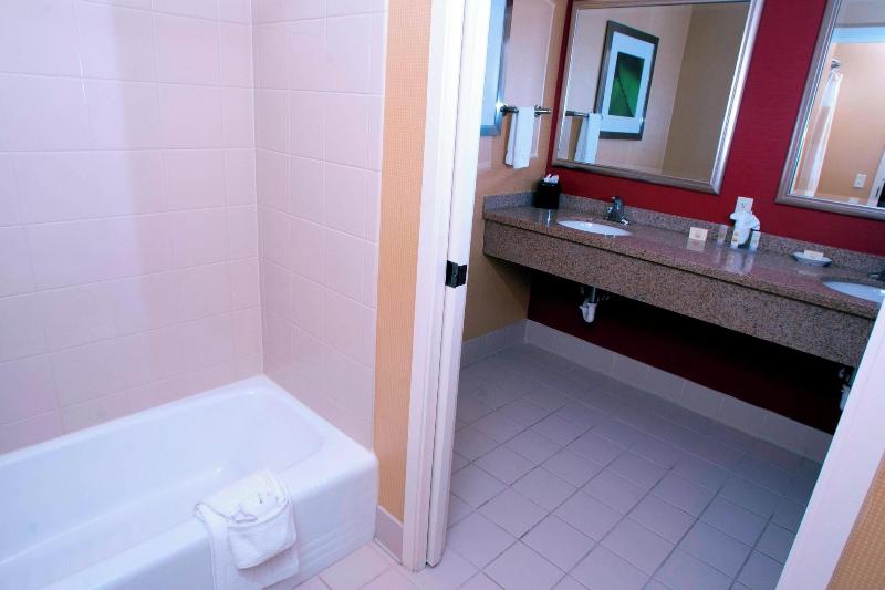 Стандартный Номер Кровать Кинг, Courtyard Middlebury