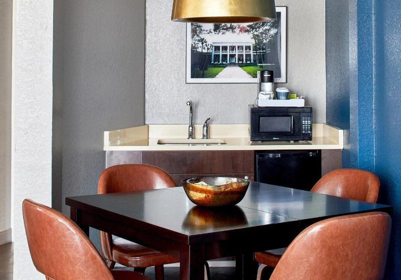 キングサイズベッドのジュニアスイート, Four Points By Sheraton Tallahassee Downtown