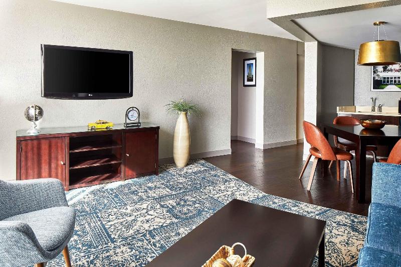 キングサイズベッドのジュニアスイート, Four Points By Sheraton Tallahassee Downtown
