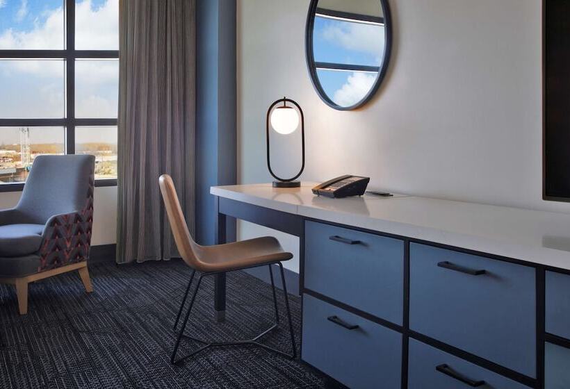 Номер Deluxe, Hilton Omaha