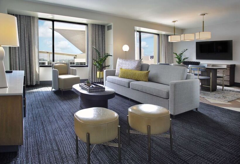 Люкс, Hilton Omaha