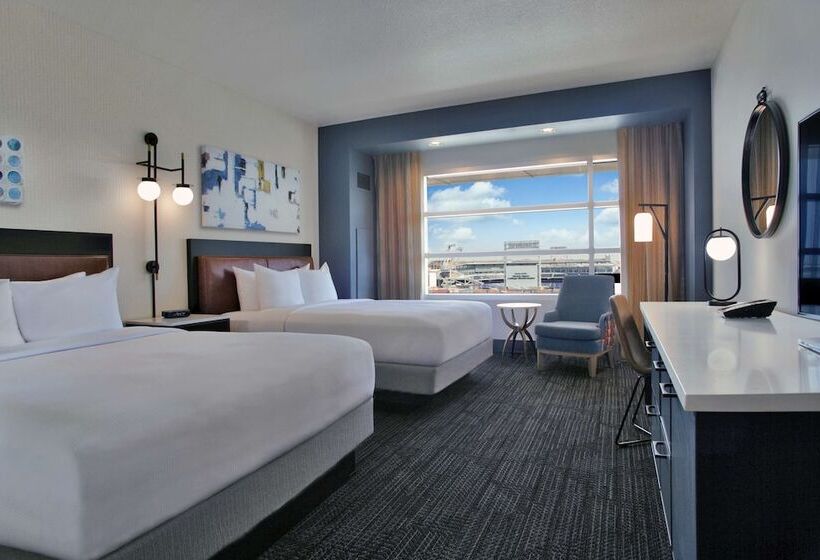 Номер Стандарт 2 Двуспальные Кровати, Hilton Omaha