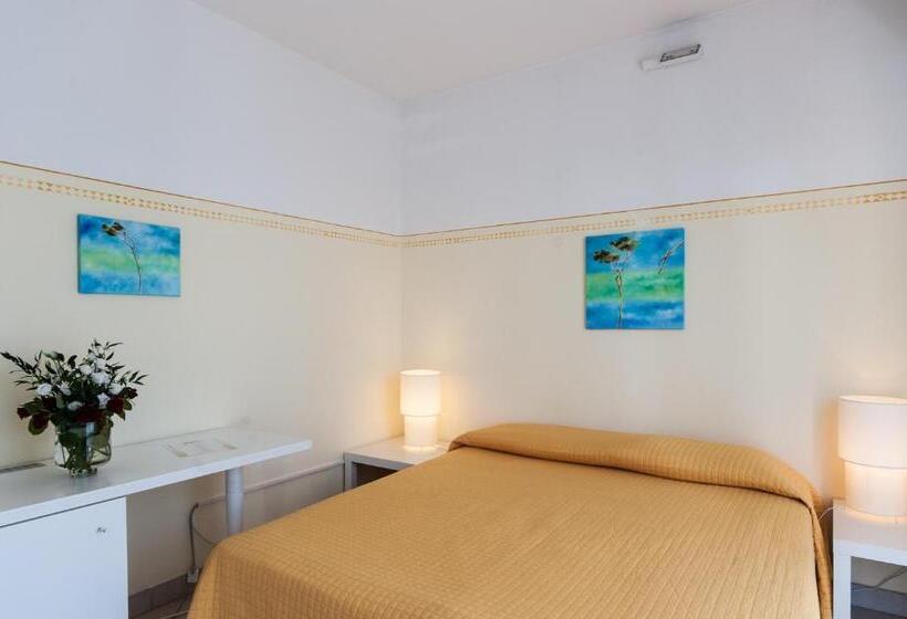 اتاق استاندارد چهار تخته, Club I Pini   Residenza D Epoca In Versilia
