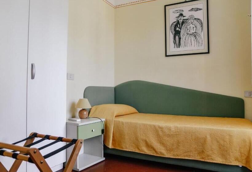 اتاق استاندارد سه نفره, Club I Pini   Residenza D Epoca In Versilia