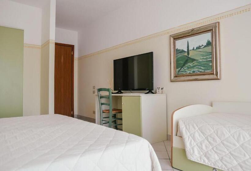 اتاق استاندارد چهار تخته, Club I Pini   Residenza D Epoca In Versilia