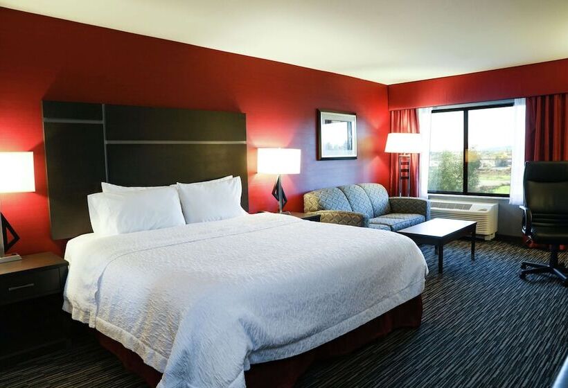 스탠다드 스튜디오, Hampton Inn & Suites Temecula