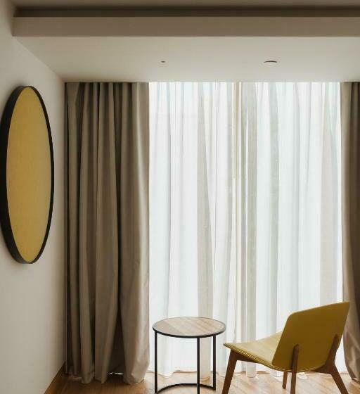 Suite Executiva, Lumen Hotel & The Lisbon Light Show