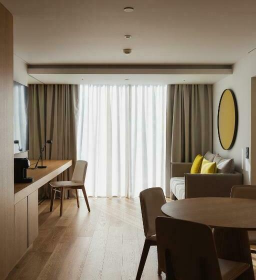 Suite Executiva, Lumen Hotel & The Lisbon Light Show