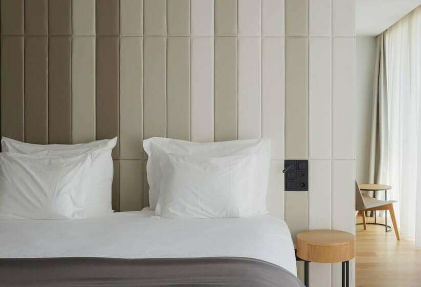 Suite Executiva, Lumen Hotel & The Lisbon Light Show