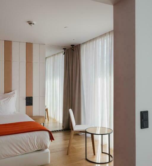 Suite Familiar, Lumen Hotel & The Lisbon Light Show