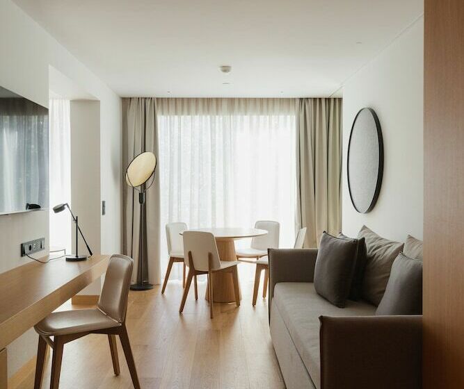Suite Premium, Lumen Hotel & The Lisbon Light Show