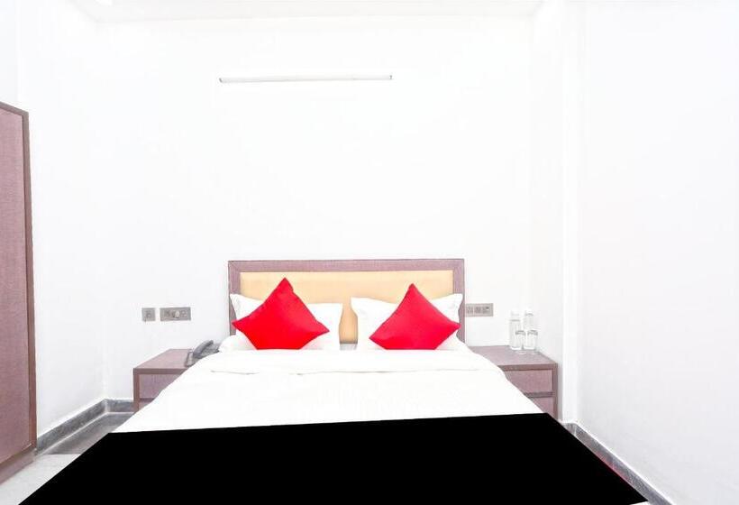 Трехместный Номер Классика, Capital O Peaceful Stays Near Iskcon Temple Noida