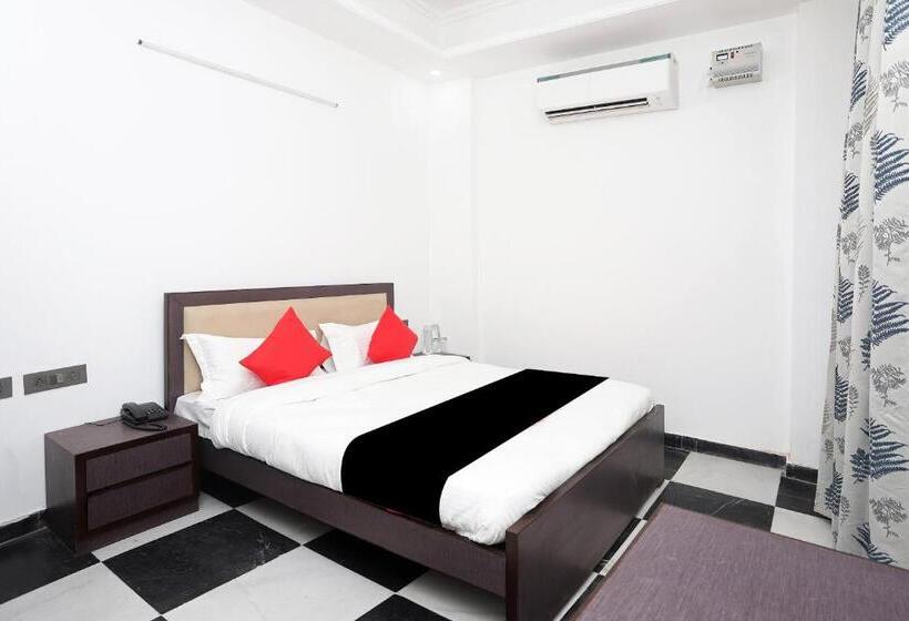 Трехместный Номер Классика, Capital O Peaceful Stays Near Iskcon Temple Noida