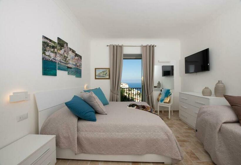 Номер Deluxe Вид на Море с Балконом, Amalfi Casamia B&b