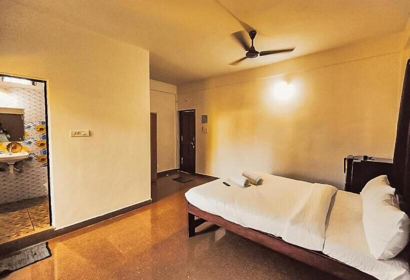 اتاق استاندارد چهار تخته با چشم‌انداز دریا, Innovation Inn