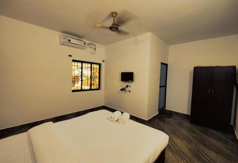 اتاق استاندارد چهار تخته با چشم‌انداز دریا, Innovation Inn