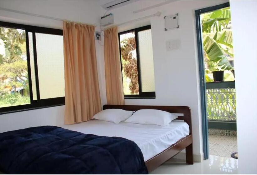 اتاق استاندارد چهار تخته با چشم‌انداز دریا, Innovation Inn