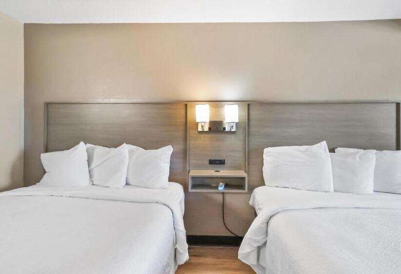 Номер Deluxe, Red Roof Inn & Suites Fayetteville  Fort Bragg