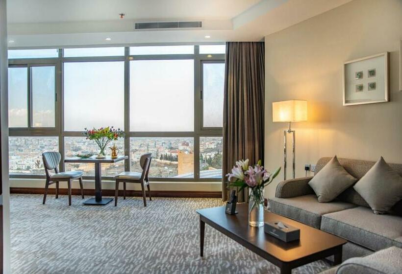 수피리어 스위트, Sarwat Park