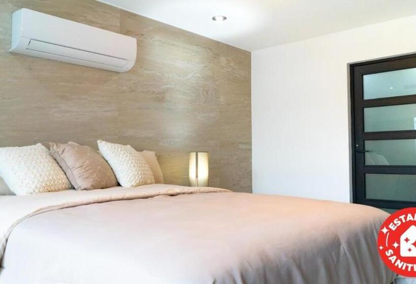 Quarto Deluxe, Econosuites Fundidora