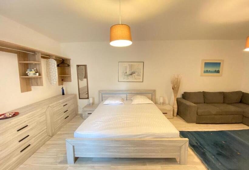 اتاق خانوادگی, B&b Guest House Du Lac