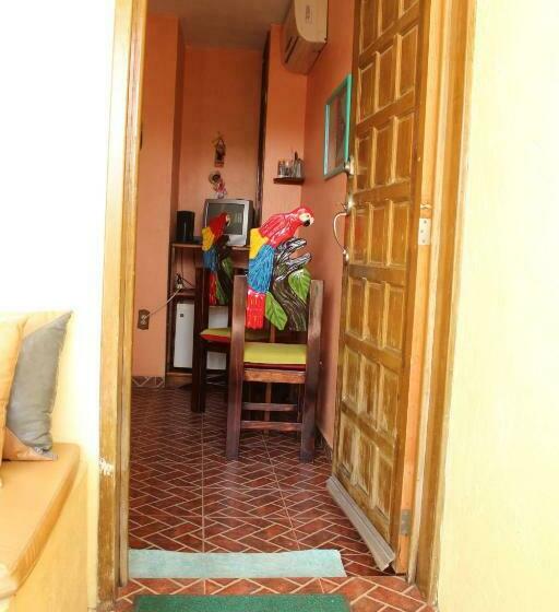 Standardrum, Cancun Guest House 1