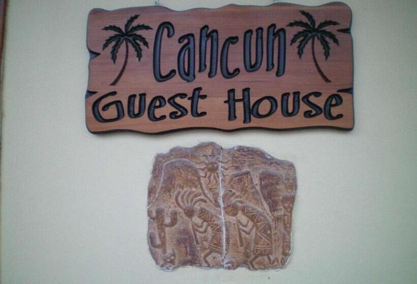Standardrum, Cancun Guest House 1