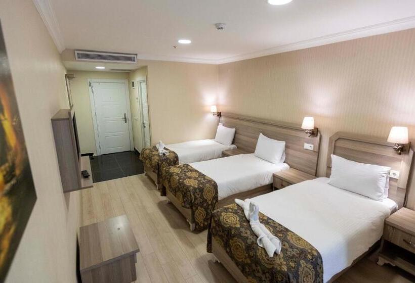 Quarto Triplo Estandar, World Point Hotel Besyol