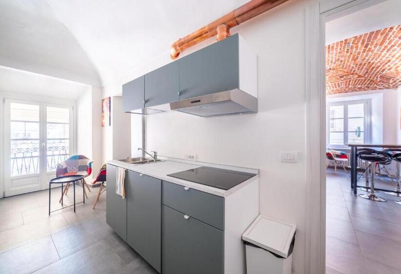 اتاق استاندارد سه نفره, To.sta Bwithoutb Home Sharing Nel Centro Di Torino
