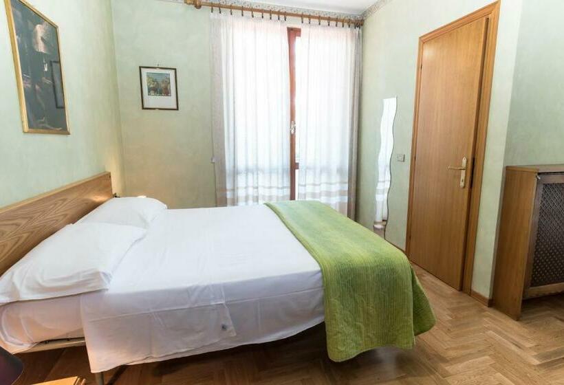 Номер Стандарт, Camere R 75