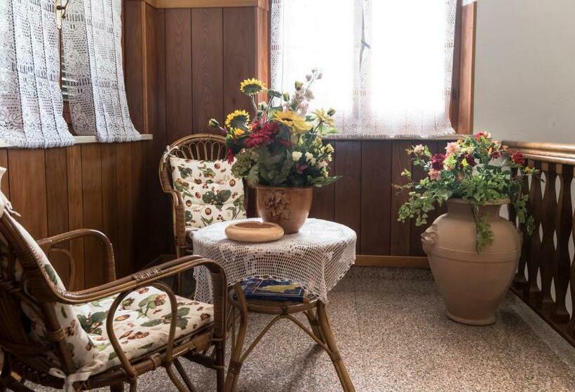 Номер Стандарт, Camere R 75