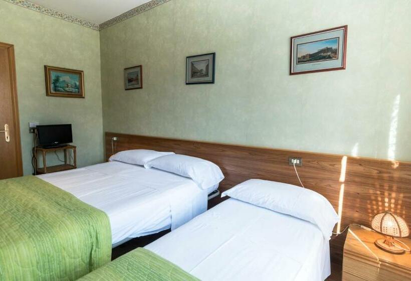 Трехместный Номер Классика, Camere R 75