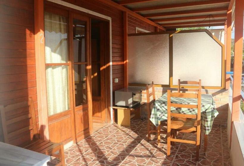 Семейный Номер, Guesthouse Rondo