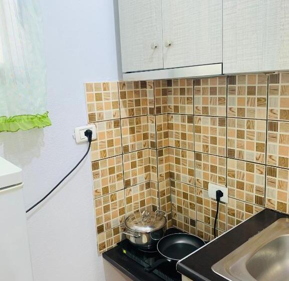 Трехместный Номер Стандарт Вид на Сад, Guesthouse Rondo