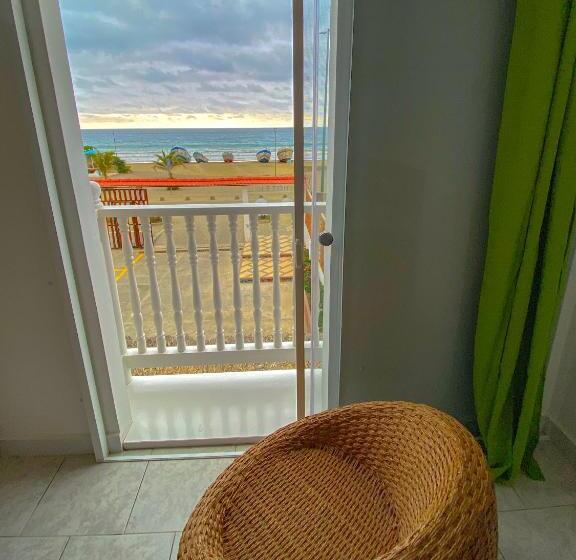 اتاق استاندارد با بالکن, Whale House