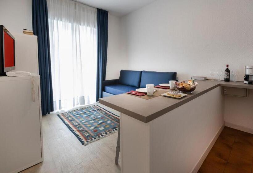 1 Bedroom Apartment Lake View, Roma Apart