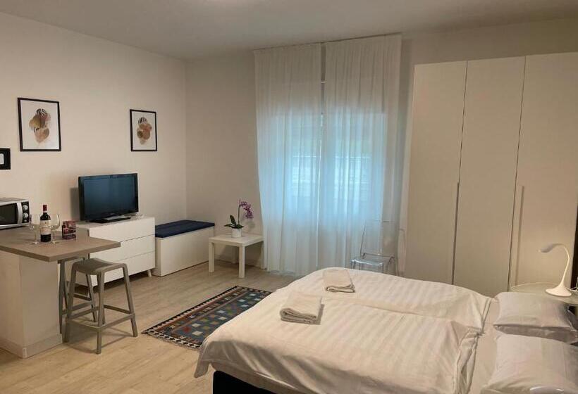 استودیوی استاندارد, Roma Apart