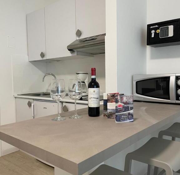 استودیوی استاندارد, Roma Apart