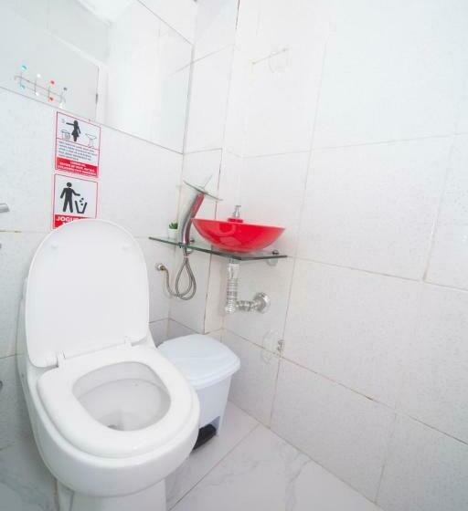 Quarto Estandar, Galinha D'angola