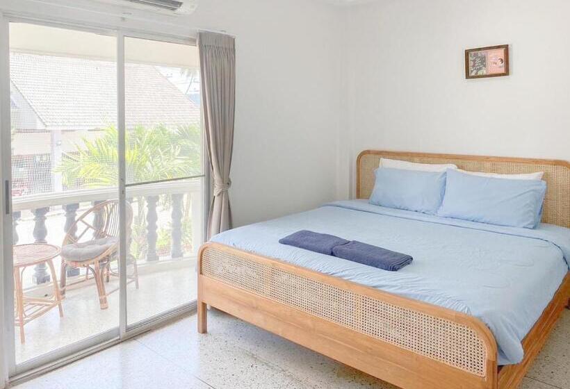 اتاق لوکس با بالکن, Bangsaphan Resort