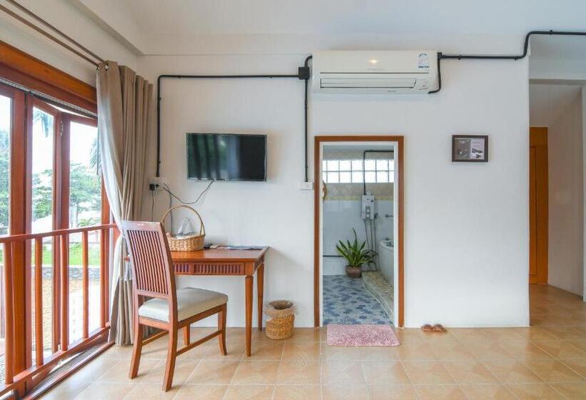 اتاق لوکس با چشم‌انداز دریا, Bangsaphan Resort