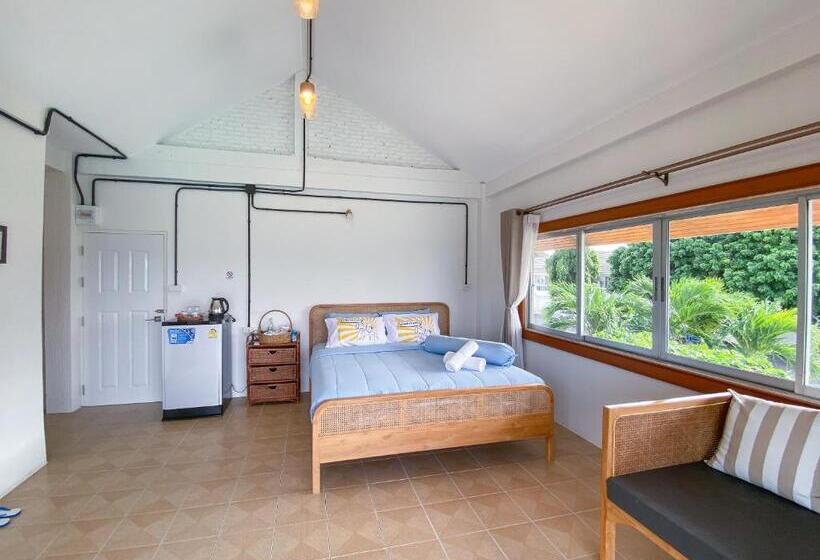 اتاق لوکس با چشم‌انداز دریا, Bangsaphan Resort